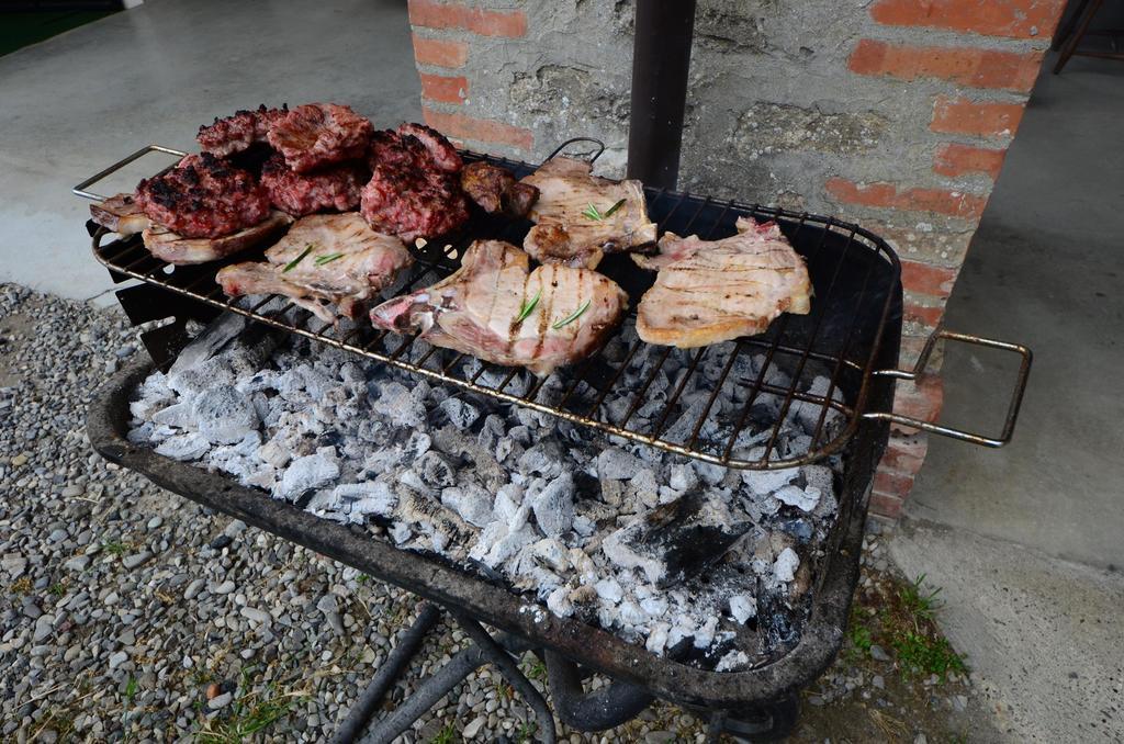 Agriturismo Agronauta Villa Piozzano Bagian luar foto