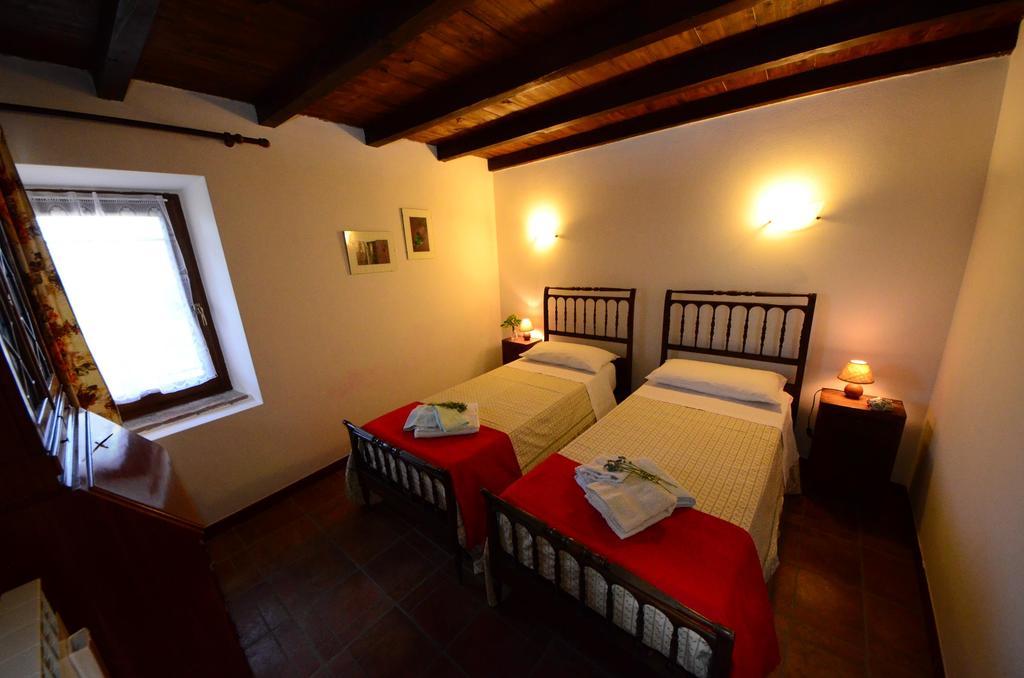 Agriturismo Agronauta Villa Piozzano Bagian luar foto